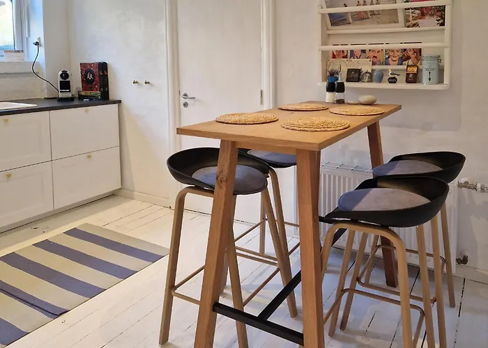 Апартаменты 2 Bedroom Awesome In *